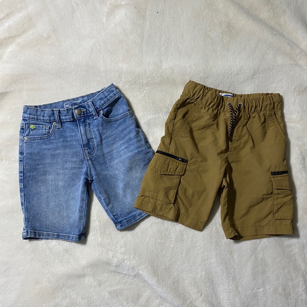 (2) boys shorts